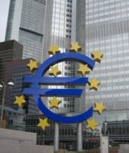 Estatua con el signo del euro